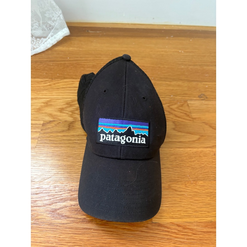 Patagonia P-6 Logo Trucker Hat Black Mesh Snapback Cap 38289